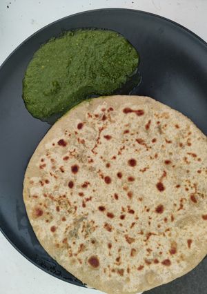 बिना लहसुन प्याज़ आलू पराठा (Bina lahsun pyaz aloo paratha recipe in Hindi) रेसिपी मुख्य फोटो