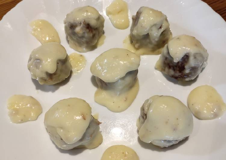 Beefballs in Bechamel Sauce Beefballs in Bechamel Sauce