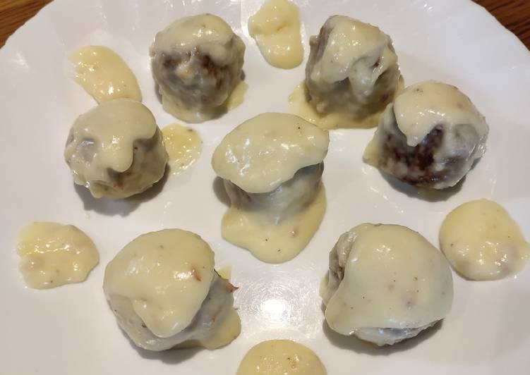 Beefballs in Bechamel Sauce