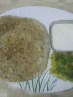 A picture of Alu paratha.