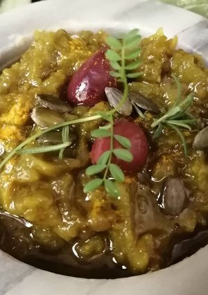 A picture of Green Bell Pepper and Kalamata Olive Sauce.