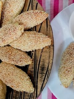صورة لوصفة فطائر جبن الشيدر بالسمسم