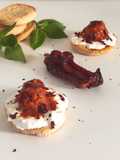 Frisella con polpette di salsiccia pezzente stracciatella Lucana e peperone crusco