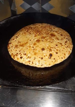 पनीर पराठा (paneer paratha recipe in Hindi) रेसिपी मुख्य फोटो
