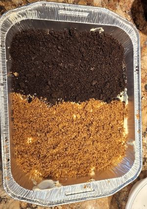 A picture of Kansas Dirt Cake.