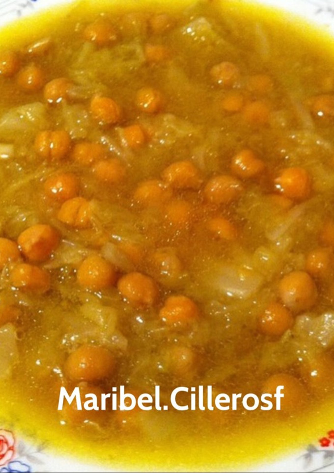 Una foto de Garbanzos con repollo
