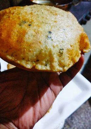 A picture of Stuffed Urad dal Kachori.