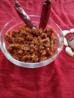 લસણ કોપરાની ચટણી (Lasan Kopra Chutney Recipe In Gujarati) રેસીપી મુખ્ય ફોટો