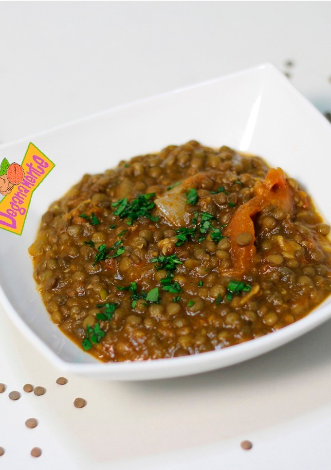 Una foto de Dhal de lentejas o lentejas estilo indio