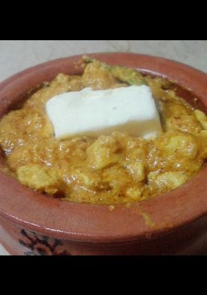 A picture of Mukhni handi.