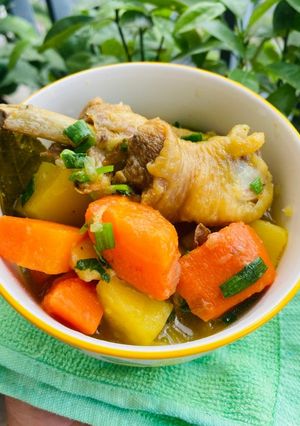 Hình của món Gà Hầm Khoai Tây Cà Rốt.