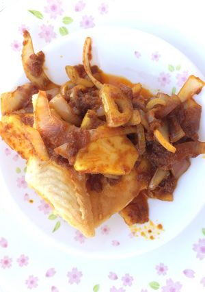 A picture of Fish Fillet And Pineapple In Sambal Sauce.