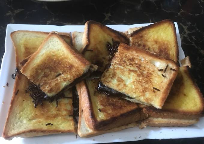 Resep Roti Bakar Coklat Lumer Oleh Huda Bawazier Cookpad