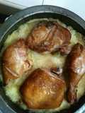 Pollo ahumado en lecho de yuca