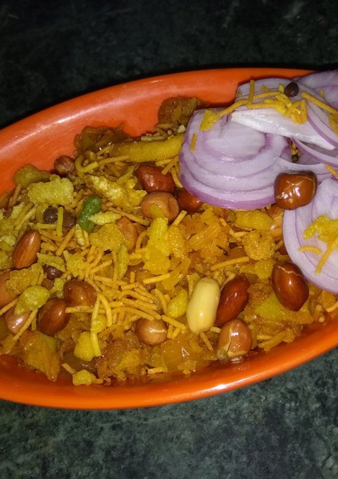 A picture of Kanda poha.