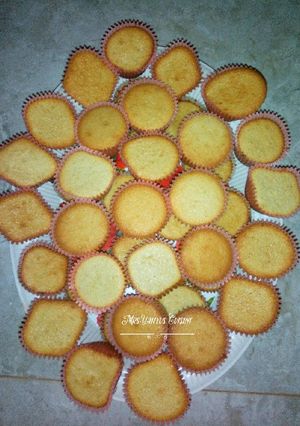 A picture of Muffins.