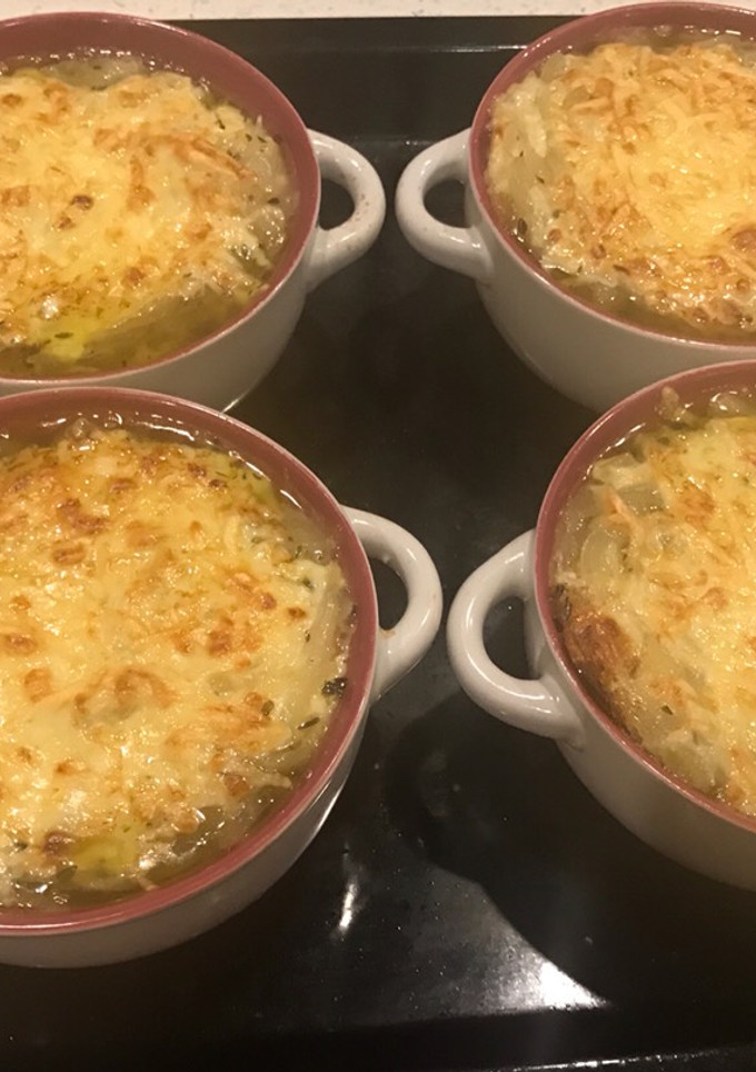 Una foto de Sopa de cebolla francesa receta original
