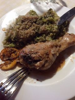 Una foto de Pollo glaseado con mandarinas y vermut 🐓