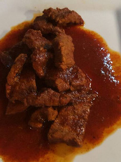 Una foto de Carne de res con chile para birria