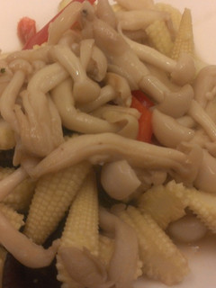 [好菇多多]菇菇炒玉米筍 的食譜成品照片