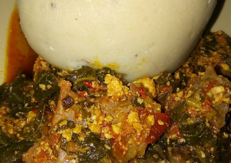 Pounded yam and egusi soup