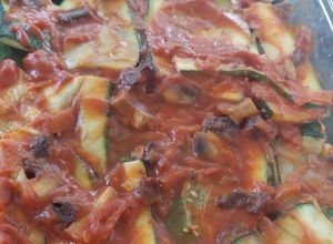 Una foto de Lasaña Vegana de zapallo italiano, espinaca, choclo y hongos