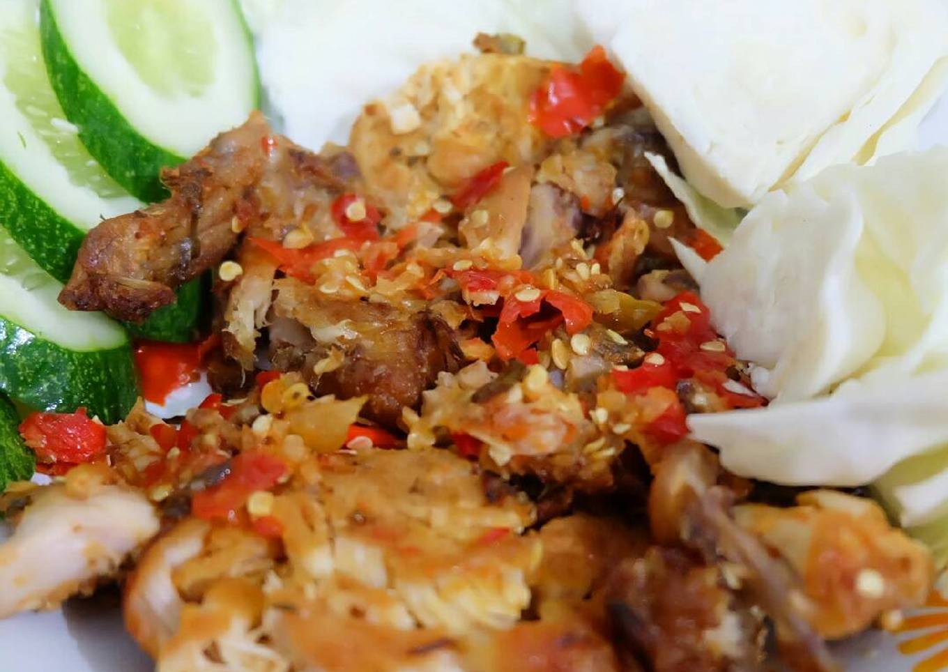 Ayam penyet sambel bawang