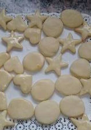 Una foto de Galletitas de manteca con glasé de naranja para los más chicos