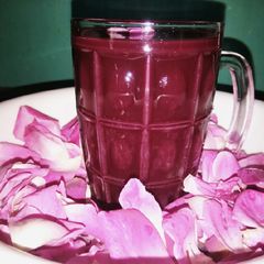 A picture of Lemon Gulkand rose sharbat.