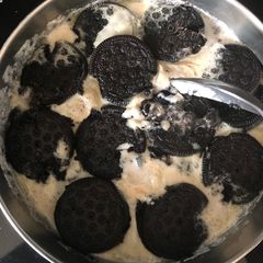 A picture of Oreo rice pudding.