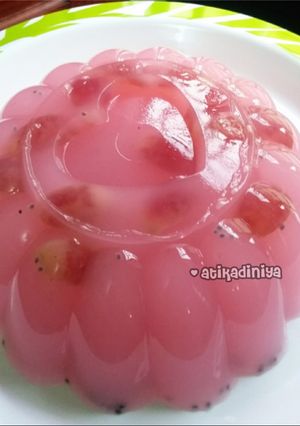 Foto resep Puding Nutrijel Strawberry Anggur 😘