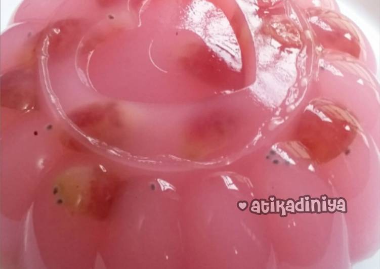 Resep Puding Nutrijel Strawberry Anggur 😘 oleh AtikaDiniya 