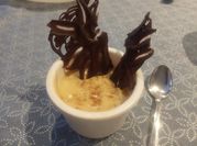 Una foto de mousse de turrón de jijona
