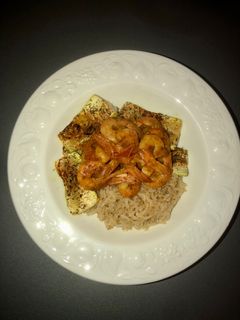 Une photo de Crevettes curry coco 🍤 & courgette riz 🥒🍚