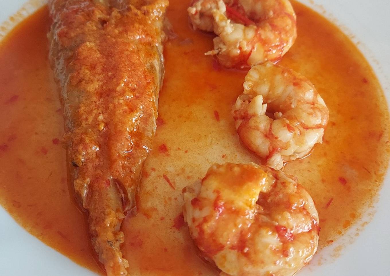 Rape en salsa de langostinos