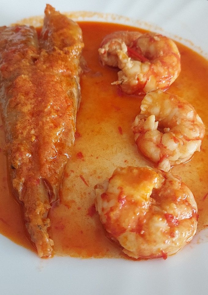 Una foto de Rape en salsa de langostinos