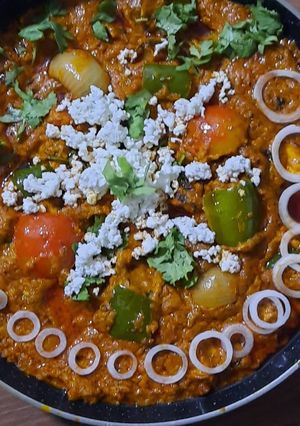 પનીર ટિક્ક મસાલા(paneer tika masala recipe in Gujarati) રેસીપી મુખ્ય ફોટો