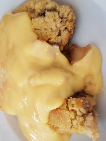 Easy Way Prepare Apple and currant crumble which Delicious