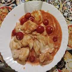 Una foto de Cappellettinis caseros con salsa italiana