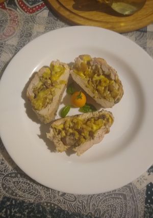 Una foto de Pollo relleno para un nuevo año con cúrcuma. 😋