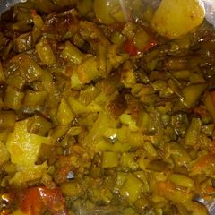 A picture of Gawar beans with potato.