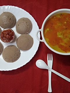 A picture of Ragi Idli.