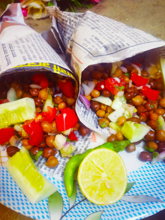 चटपटी चना चाट (Chatpati chana chaat recipe in Hindi) रेसिपी मुख्य फोटो