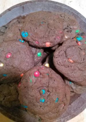 A picture of Chocolate M&M Cookies.