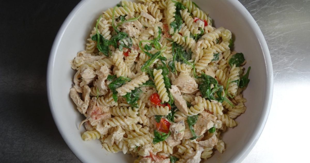 Chicken & Rocket Pasta Recipe by The Credit Crunch Cooke (Sarah Winkle ...