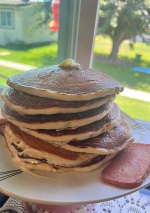 Una foto de Hot cakes con recuerdos❤️