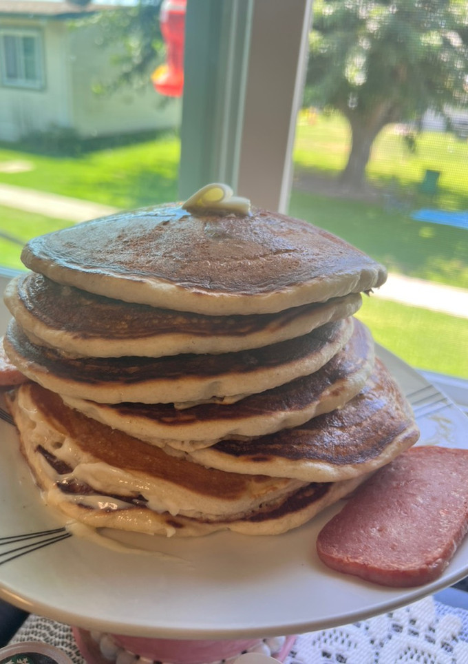 Una foto de Hot cakes con recuerdos❤️
