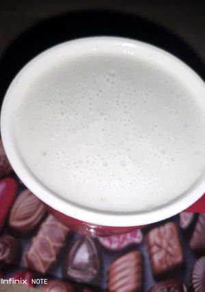A picture of Banana apple shake🍌🍒.