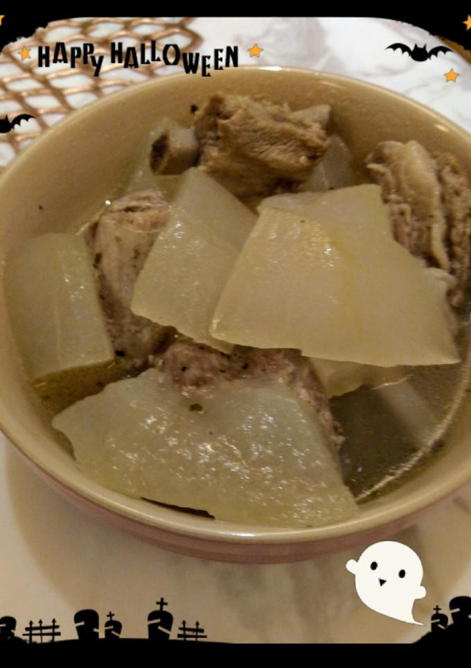 被吃肉啃骨的呆瓜-冬瓜燉排骨（低醣生酮餐）（簡單料理）（家常燉肉） 的食譜成品照片