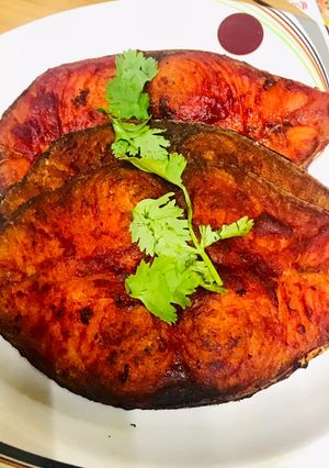 A picture of Fried king fish.